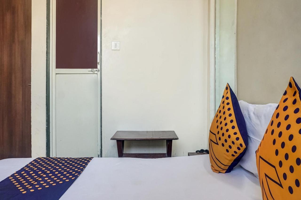 Oyo Flagship 75444 Hotel Kinara Lodging & Boarding Mangvadi Exterior photo